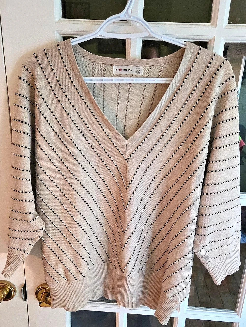 Madison Women's V-Neck Sweater Beige & Black Size XL